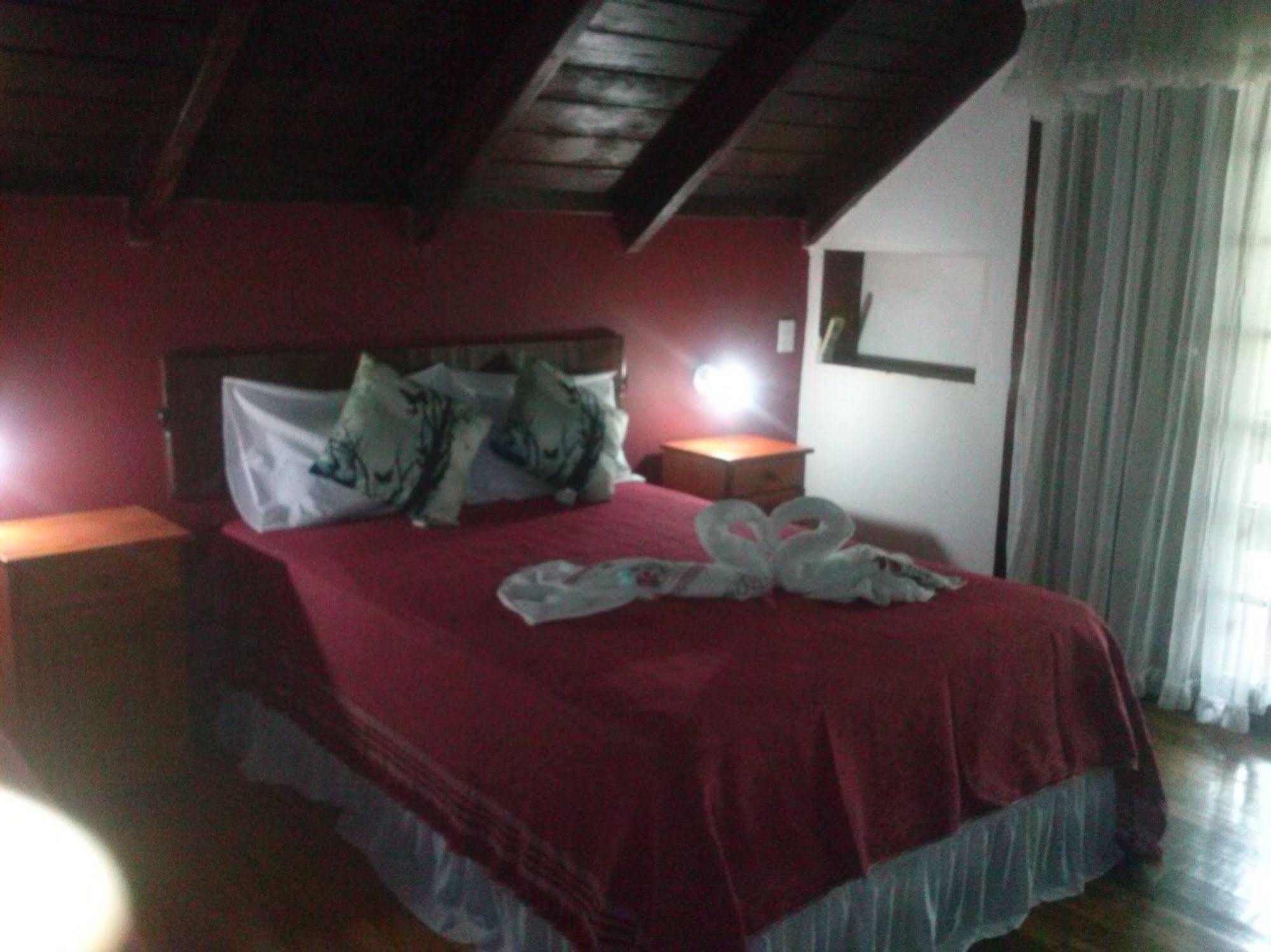 Petit Hotel Caraguata Пуэрто-Игуасу Экстерьер фото