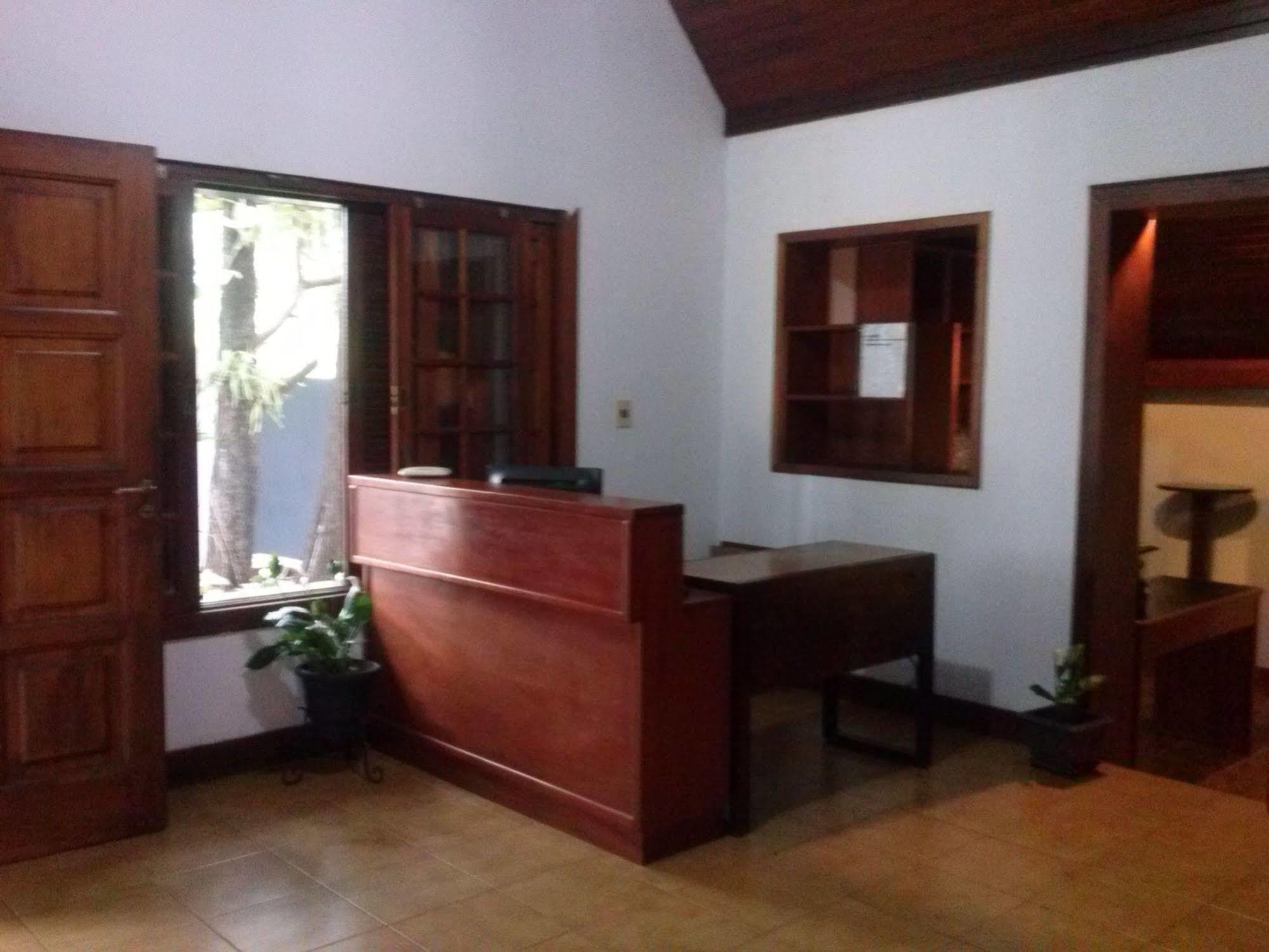 Petit Hotel Caraguata Пуэрто-Игуасу Экстерьер фото